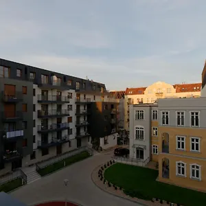 Apartment Apple 
